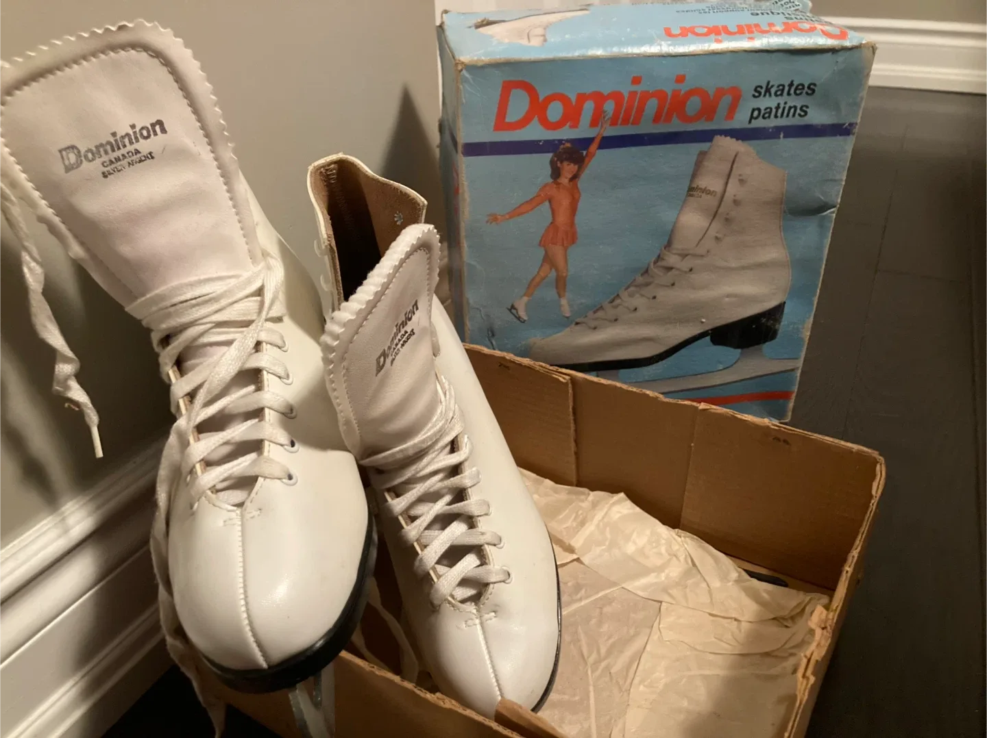 Vintage Dominion Skates Patins - White image indicator(3)