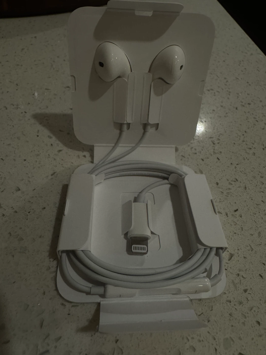 Apple EarPods with 3.5mm Headphone Plug - New - photo 2