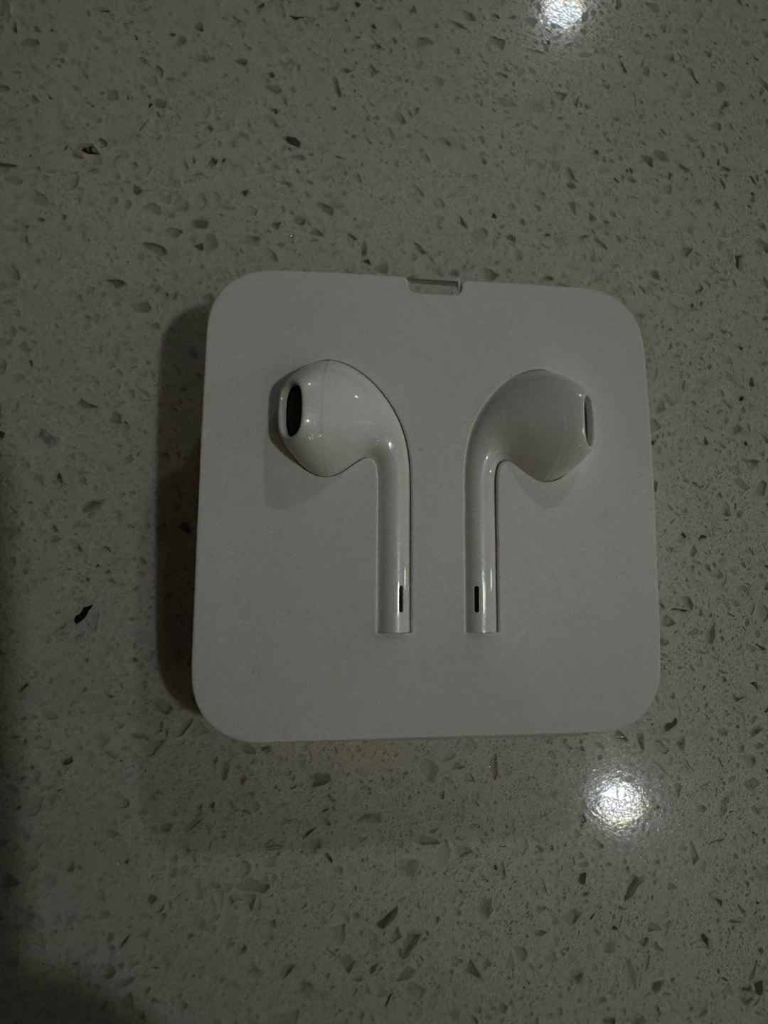 Apple EarPods with 3.5mm Headphone Plug - New