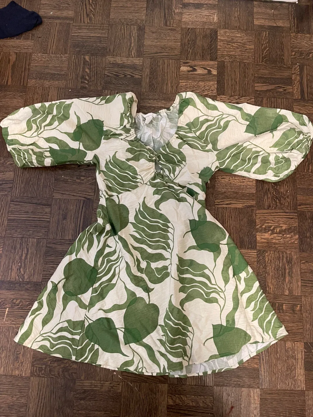 H&M Green Leaf Print Mini Dress - XS