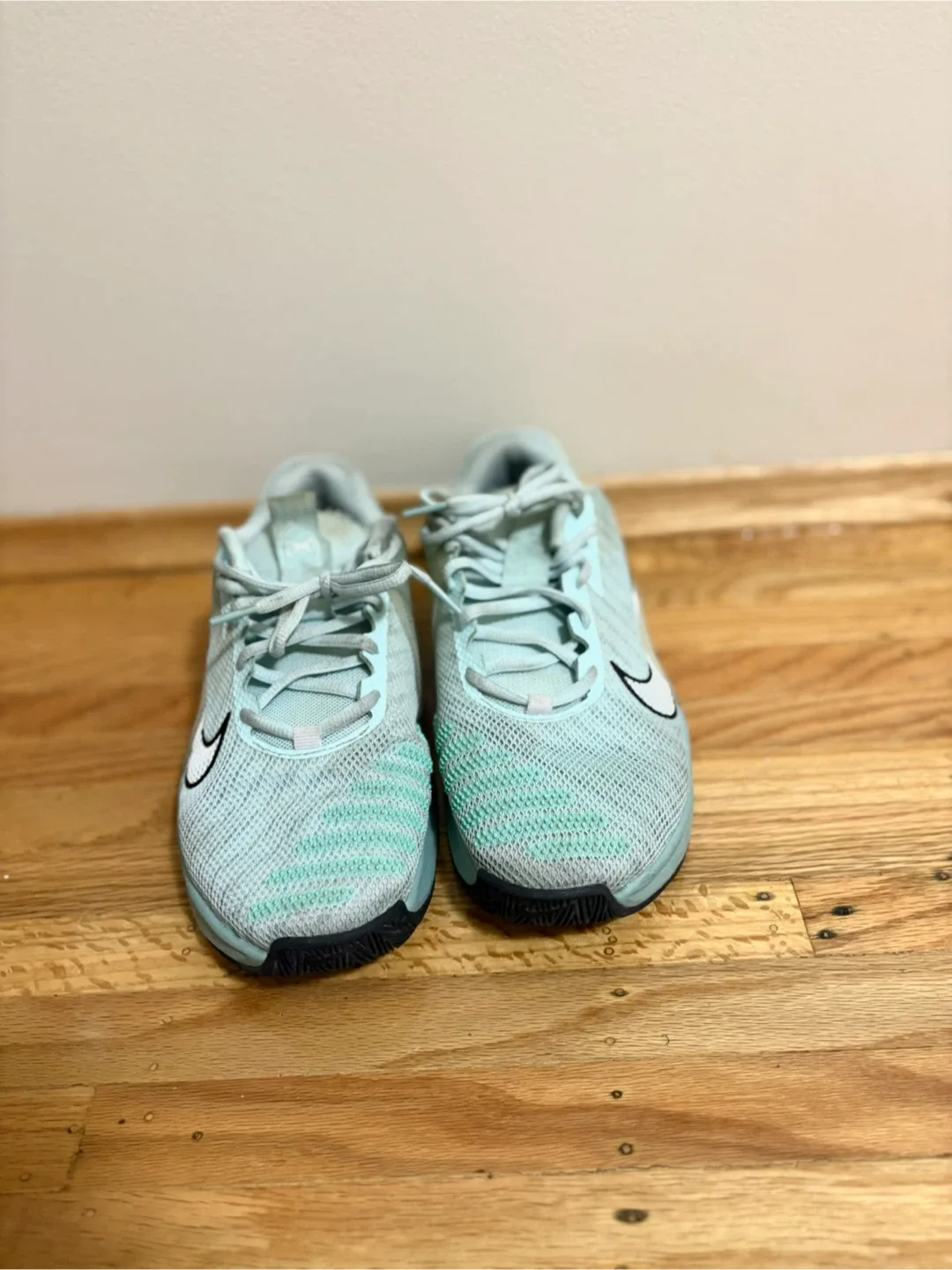 Nike Metcon 8.5 Women's Training Shoes, Size 8.5 image indicator(2)