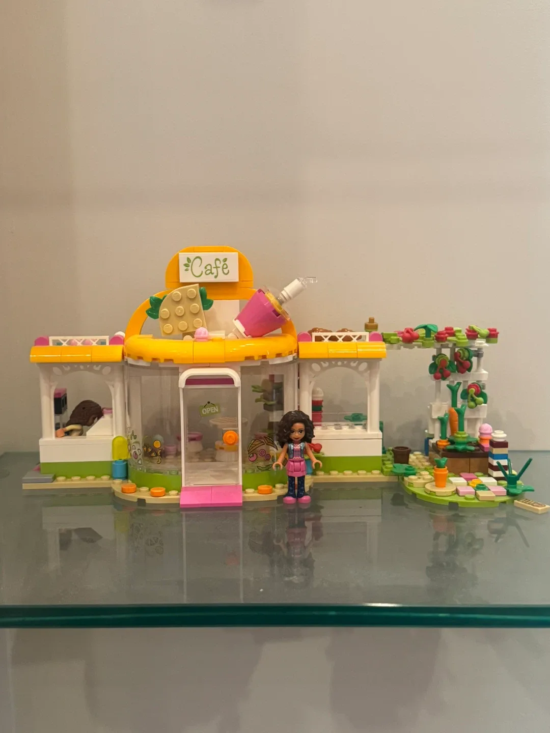 LEGO Friends Emma's Organic Garden Cafe 41733