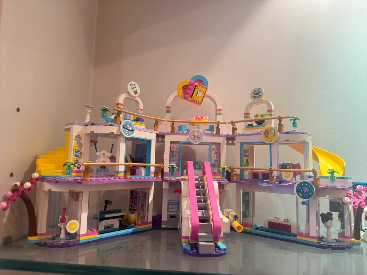 LEGO Friends Heartlake City Shopping Mall 41450 image indicator(2)