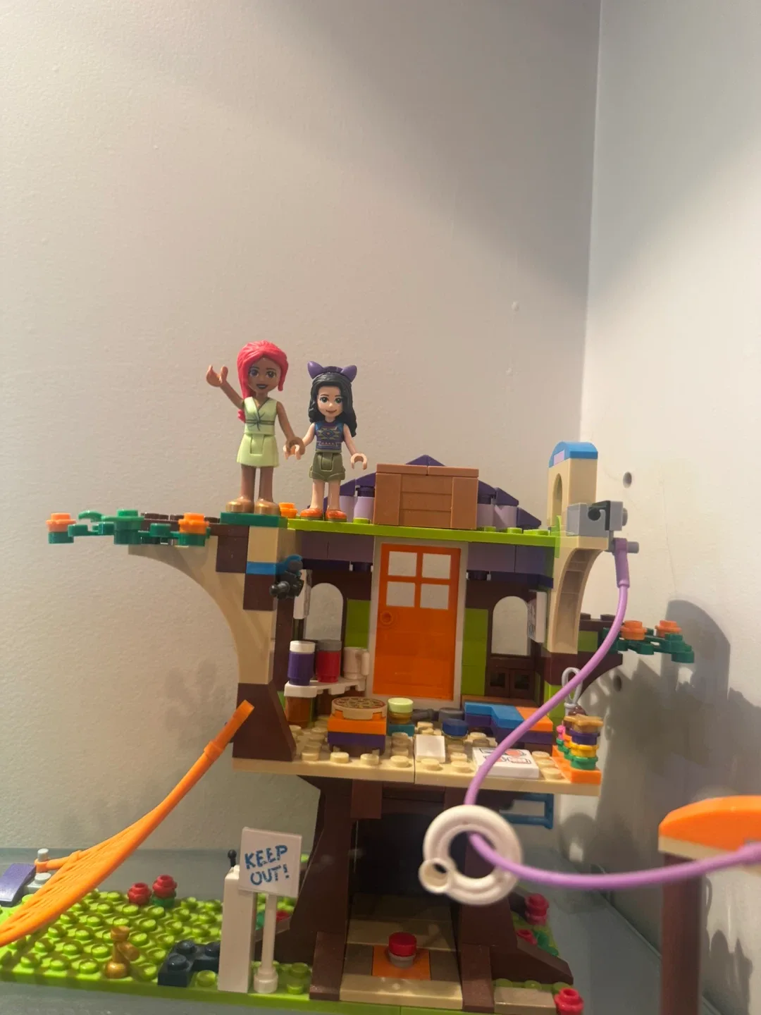 LEGO Friends Mia and Emma's Friendship Tree House