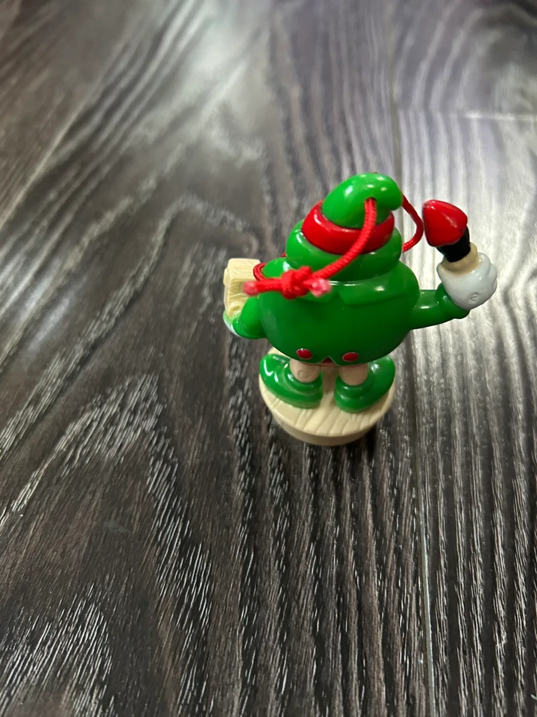 The red M&M topper decoration image indicator(5)