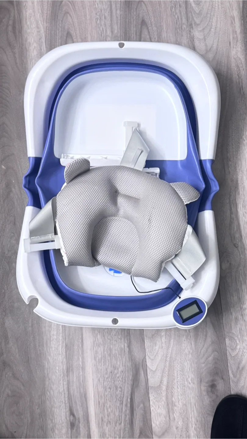 Folding Baby Bathtub with Cushion image indicator(2)