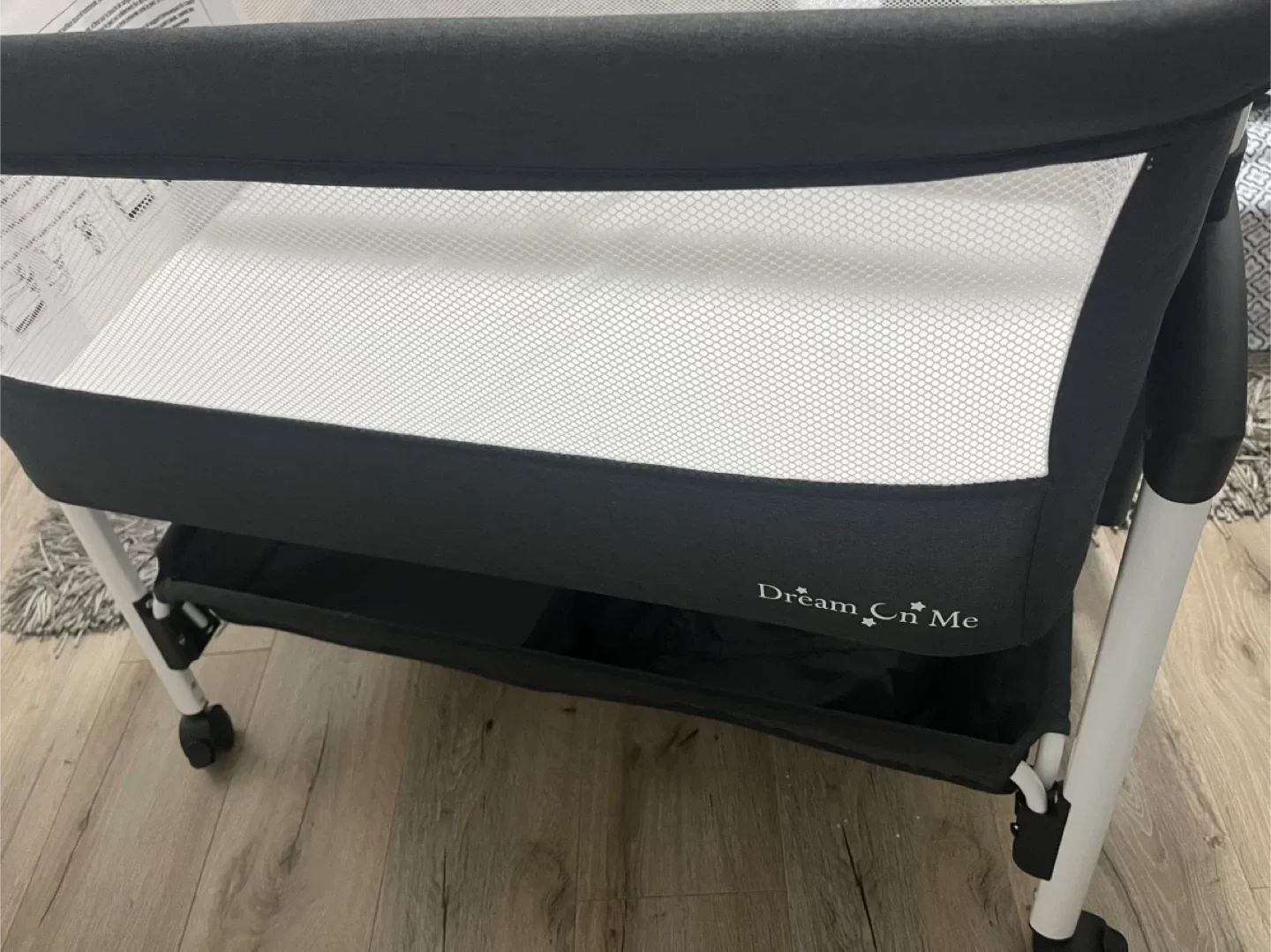 Dream On Me Portable Bassinet image indicator(4)