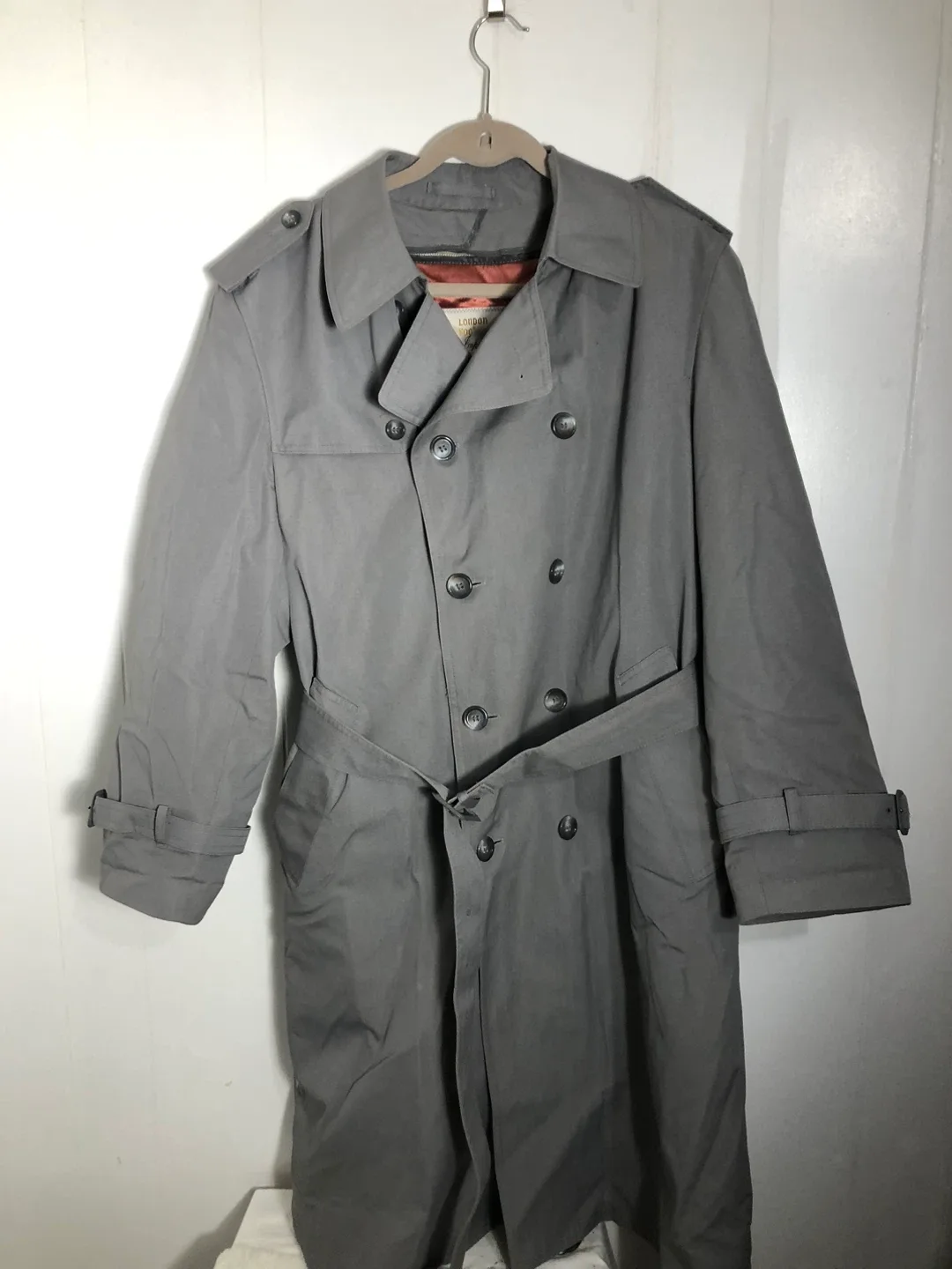 Men’s Vintage Grey London Fog Trench Coat. 40R. Winter Liner.