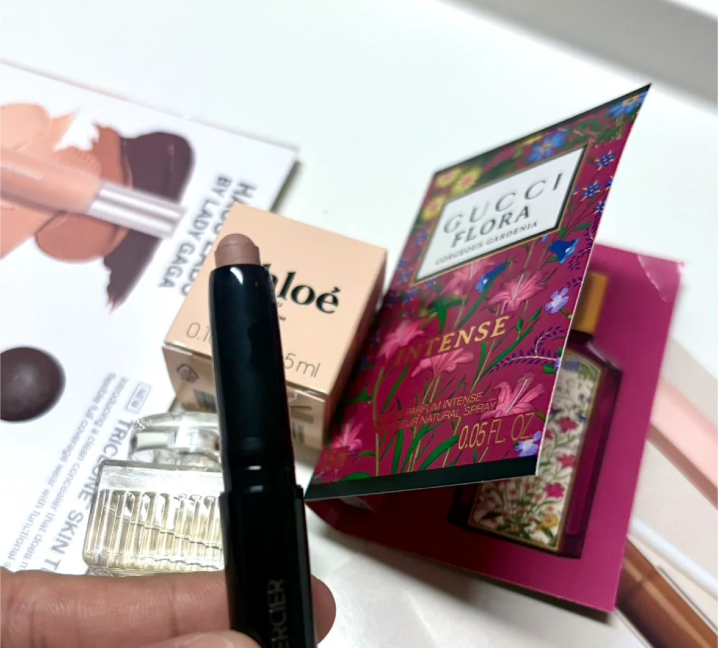 Assorted beauty & fragrance bundle (new ) image indicator(4)