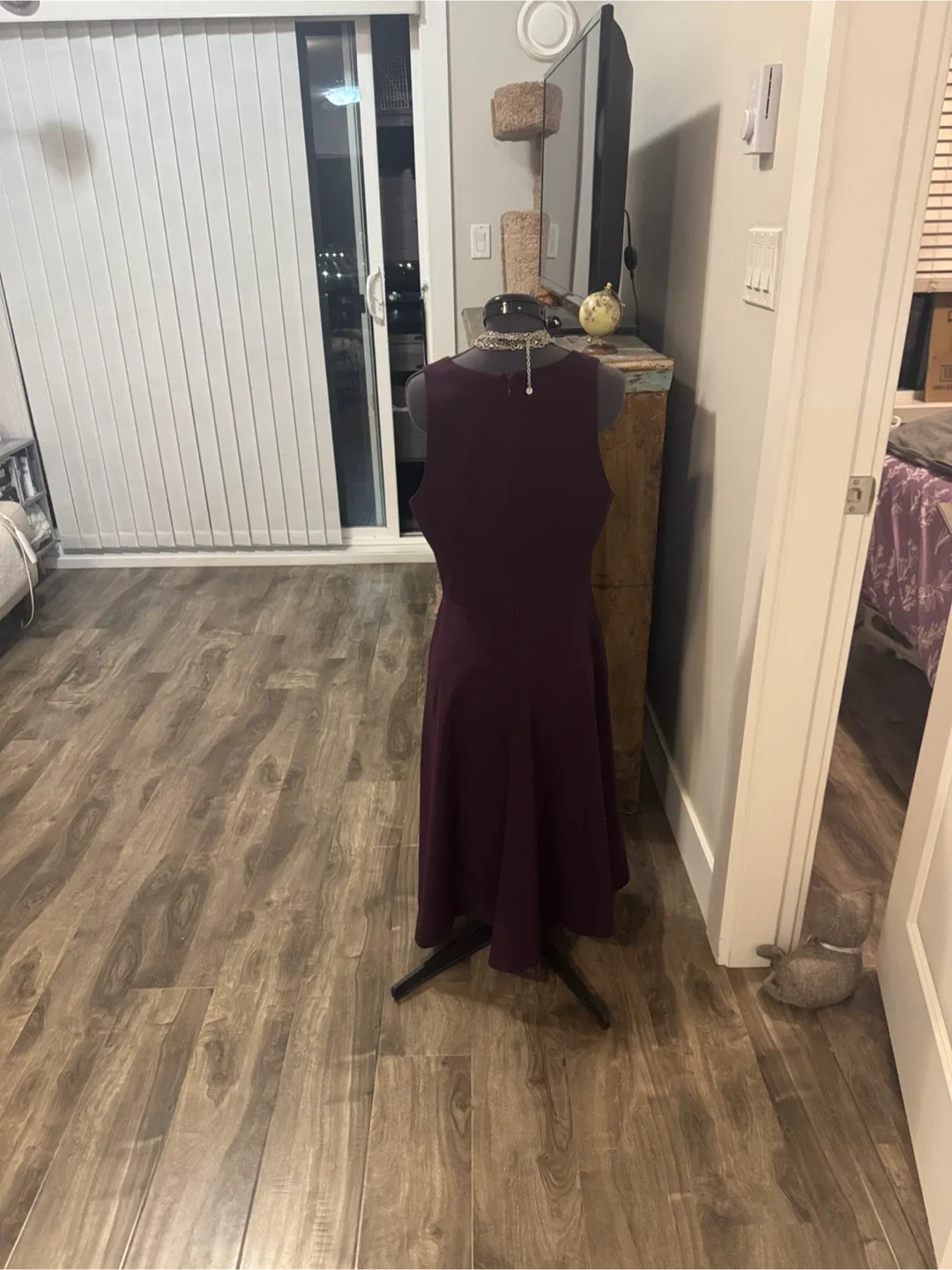 Dress the Population Burgundy Midi Dress - med image indicator(6)