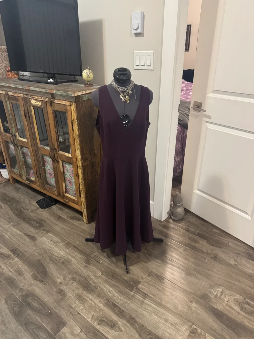 Dress the Population Burgundy Midi Dress - med image indicator(5)