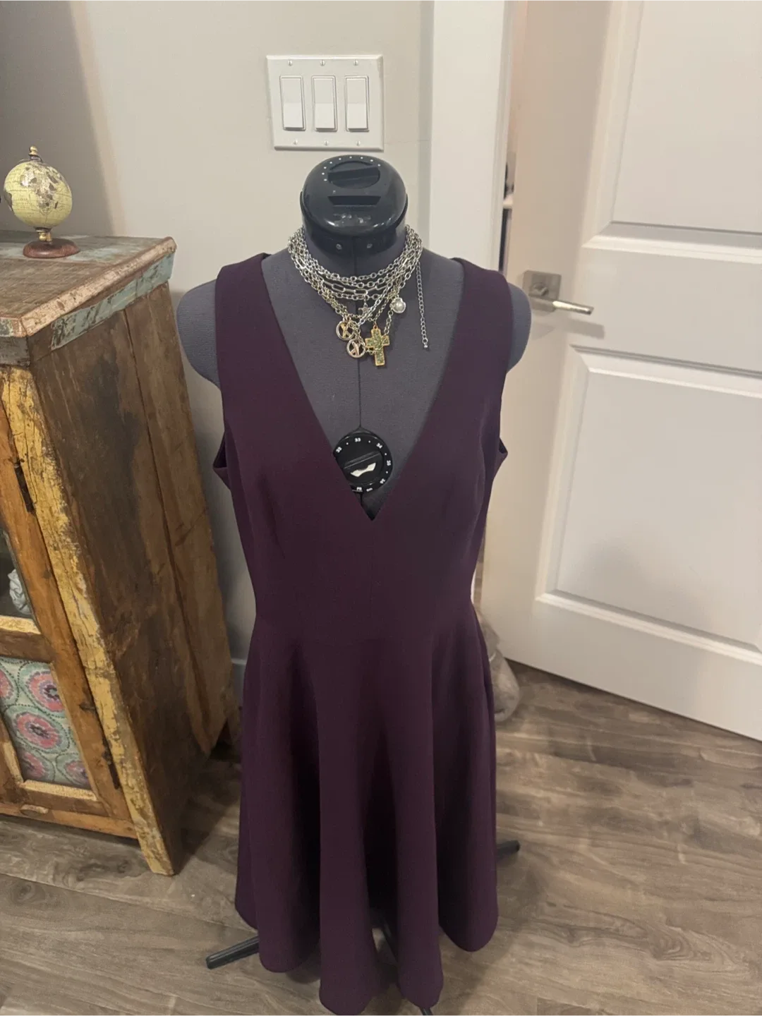 Dress the Population Burgundy Midi Dress - med image indicator(8)