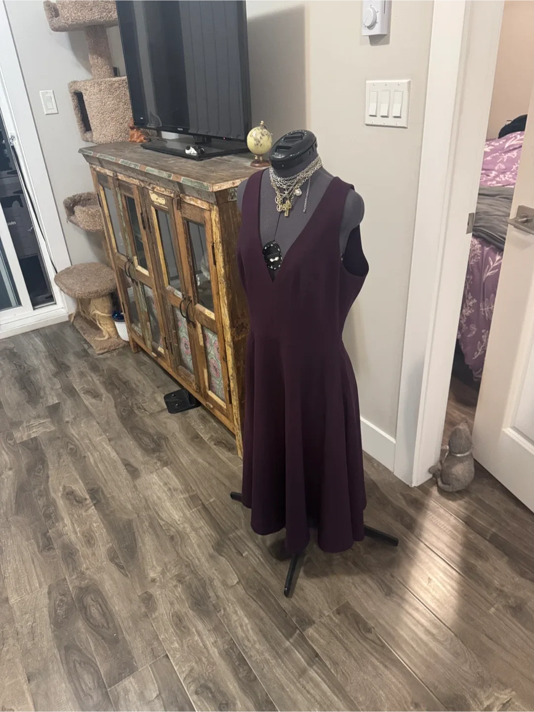 Dress the Population Burgundy Midi Dress - med image indicator(9)