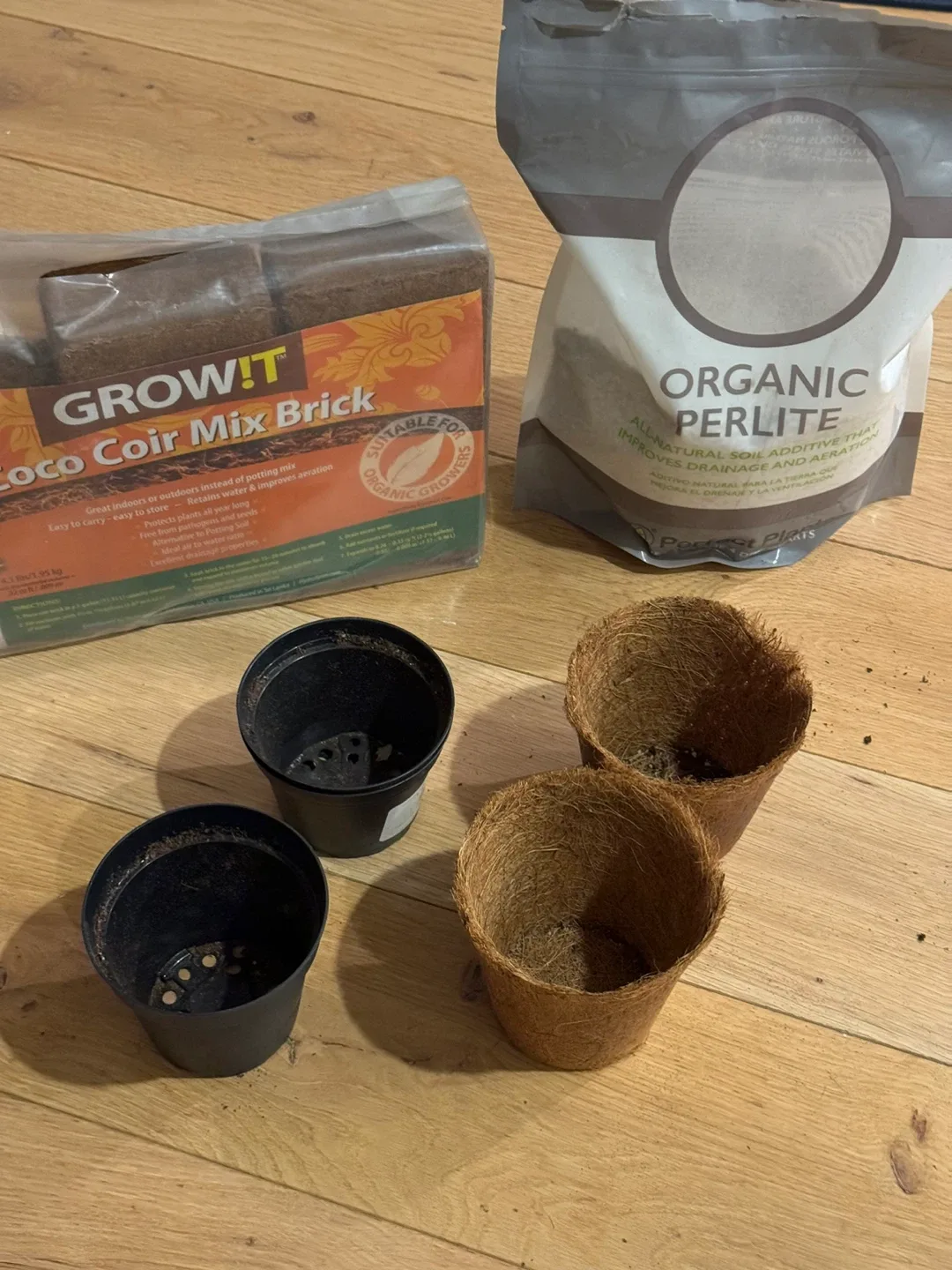 Set of 6 Planter pots,Microgreens tray+ gardening products/seeds image indicator(10)