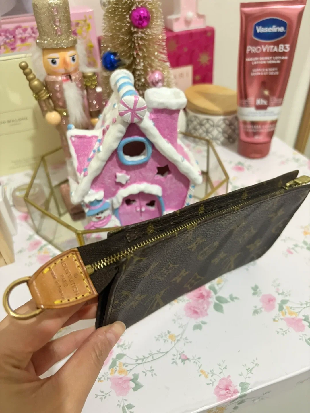 Preloved Louis Vuitton Monogram Pochette image indicator(2)