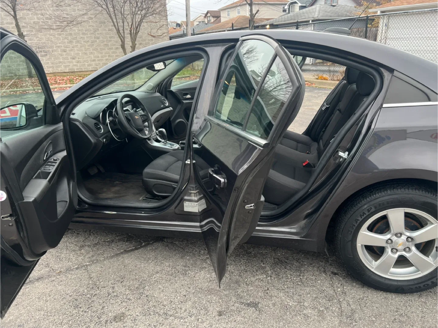 2016 Chevrolet Cruze Limited · 1LT Sedan 4D image indicator(6)