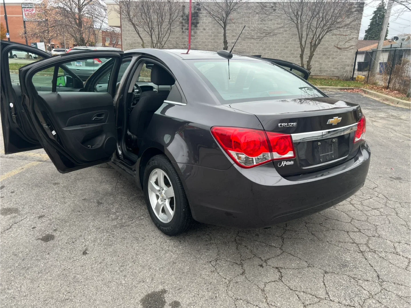 2016 Chevrolet Cruze Limited · 1LT Sedan 4D image indicator(7)