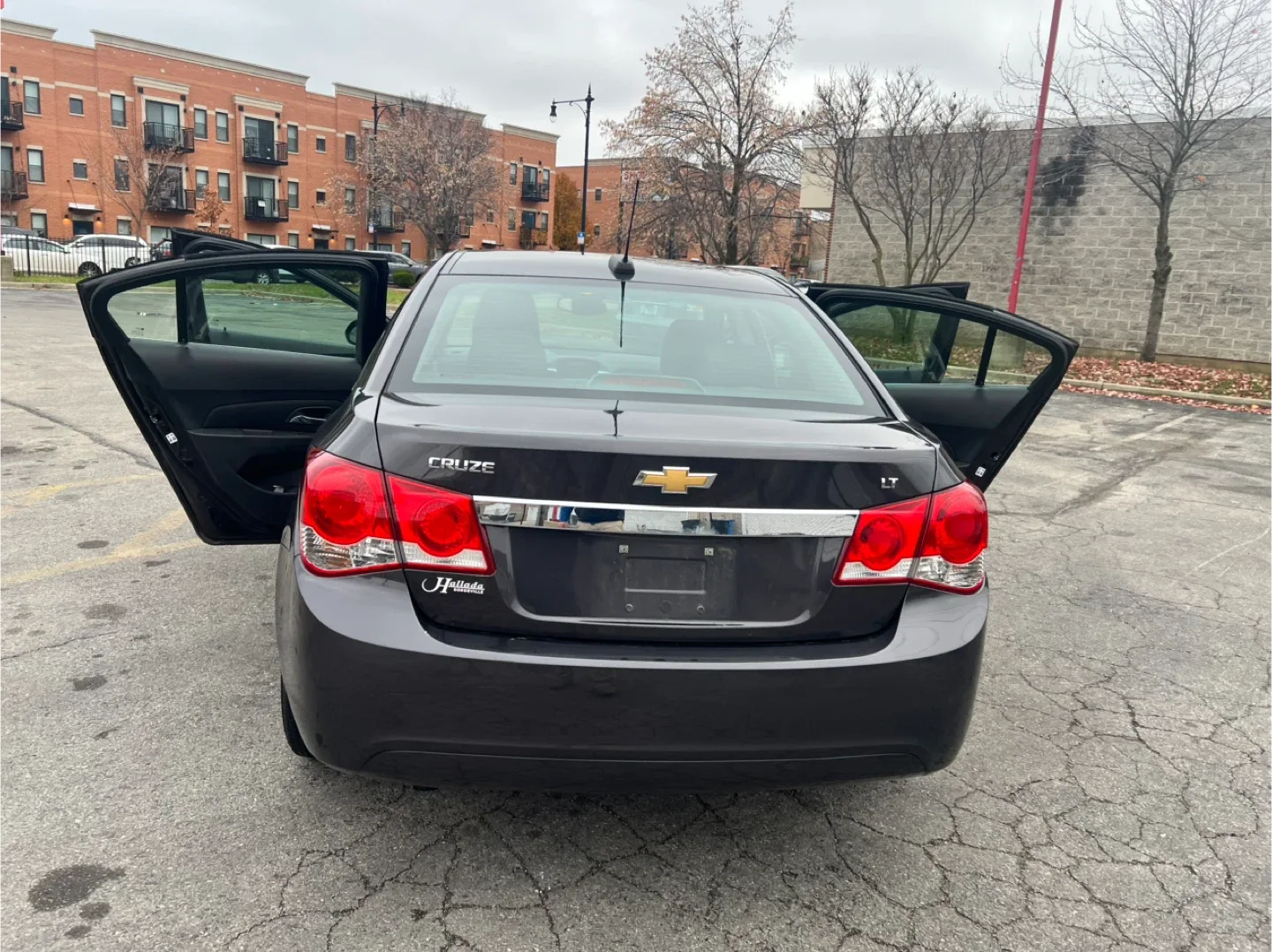 2016 Chevrolet Cruze Limited · 1LT Sedan 4D image indicator(8)