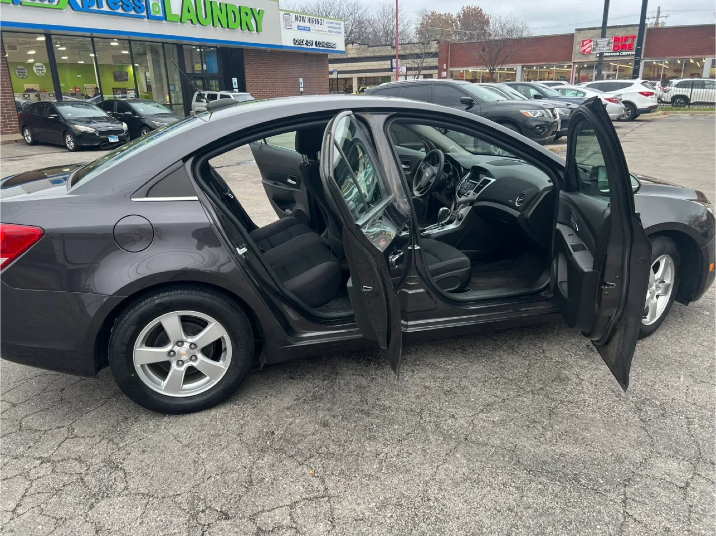 2016 Chevrolet Cruze Limited · 1LT Sedan 4D image indicator(10)