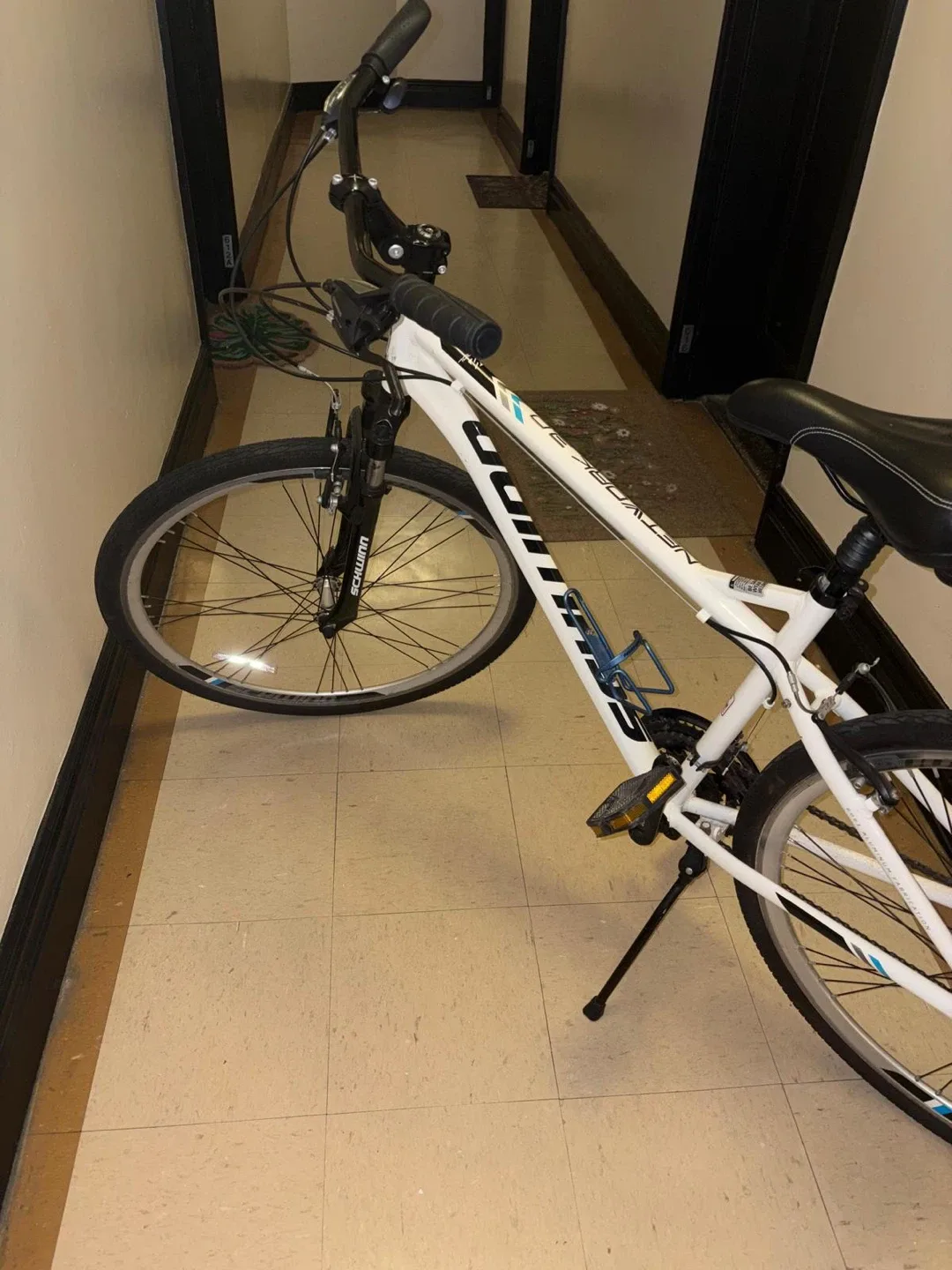 Schwinn Network 3.0 Hybrid Bike - White image indicator(6)