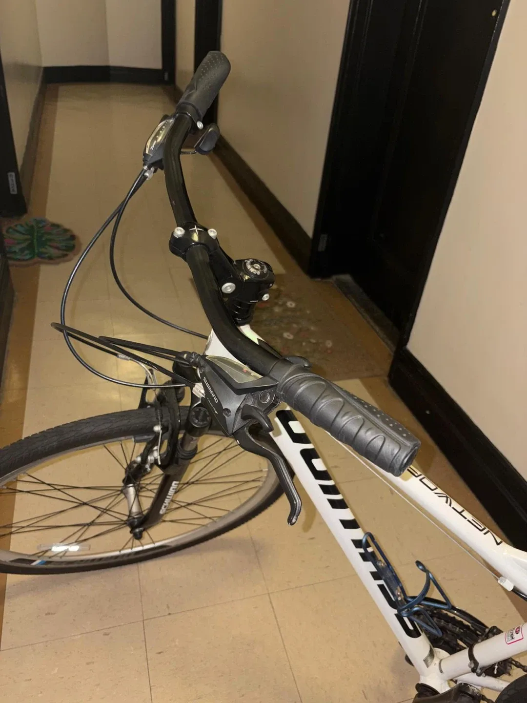 Schwinn Network 3.0 Hybrid Bike - White image indicator(7)