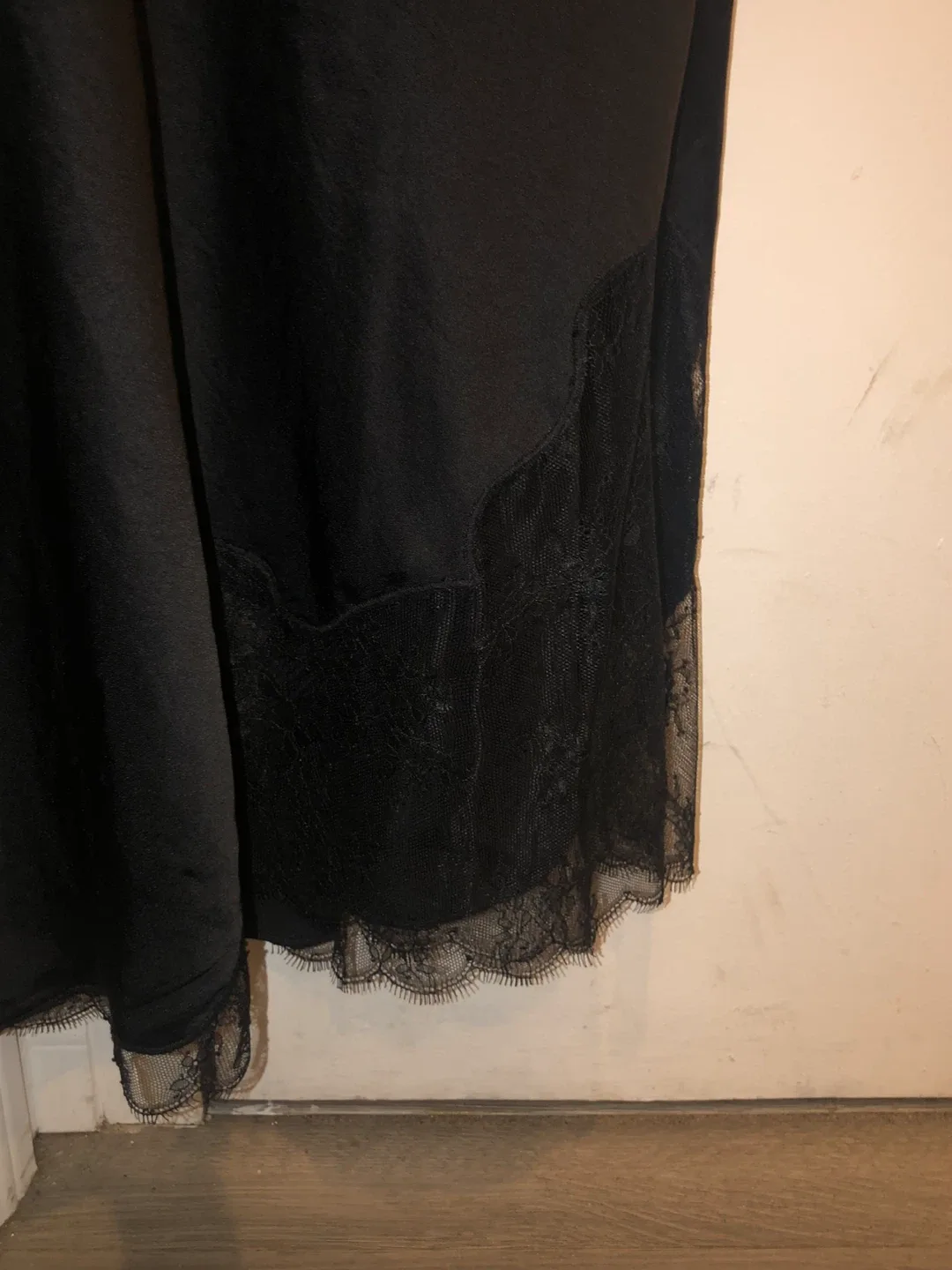 Wilfred Black Slip Dress with Lace Detail - Size M image indicator(4)