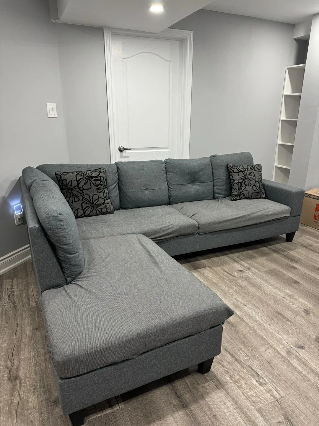 Grey Sectional Sofa image indicator(2)