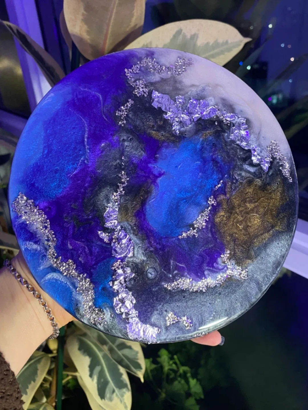 round epoxy resin art