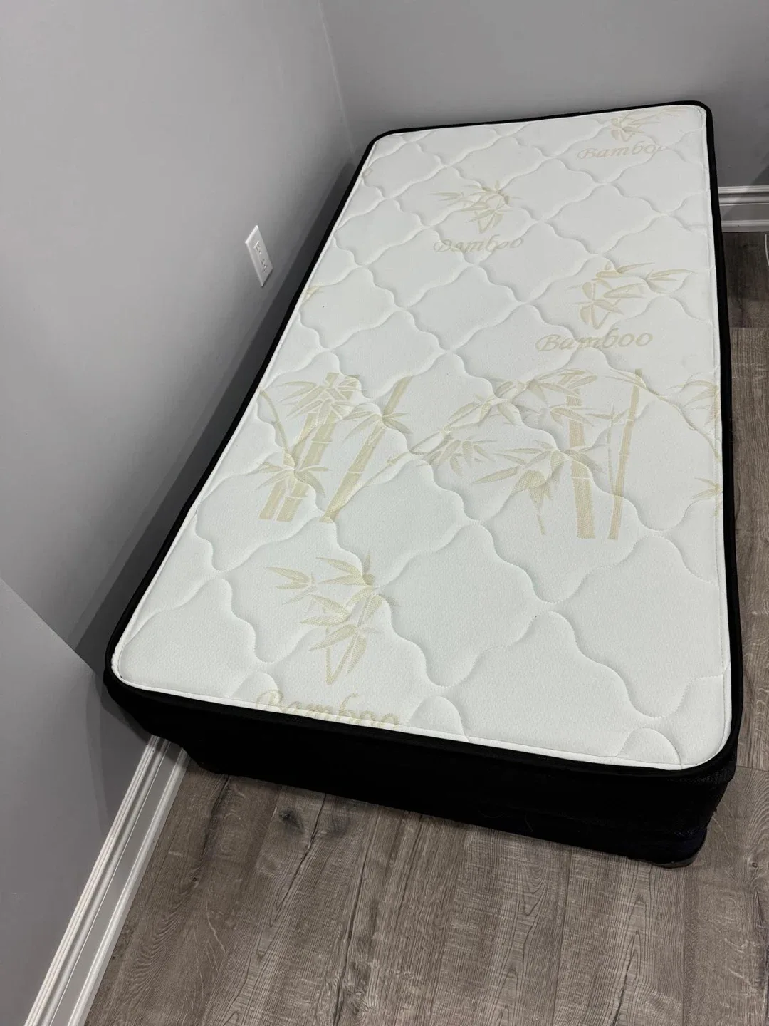 Mattress - Single Size 9" thick image indicator(3)