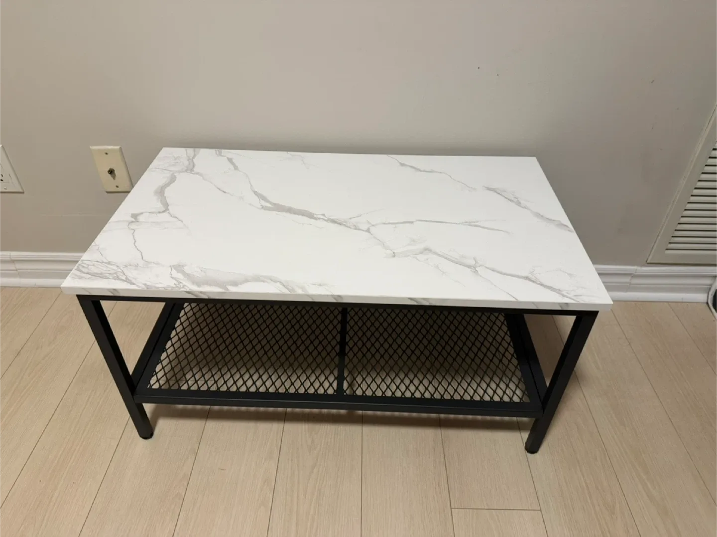 White Marble Top Coffee Table image indicator(4)