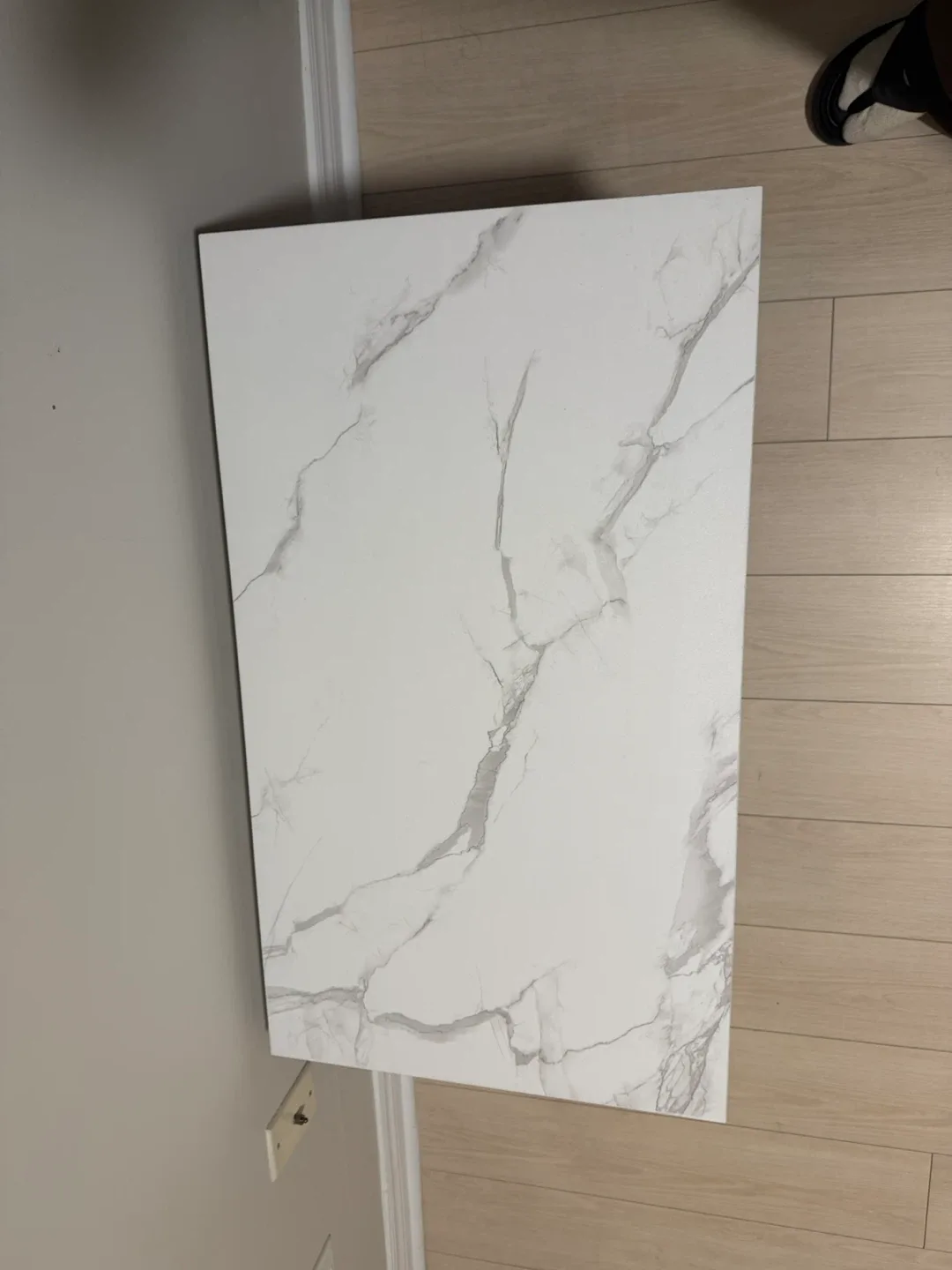 White Marble Top Coffee Table image indicator(2)