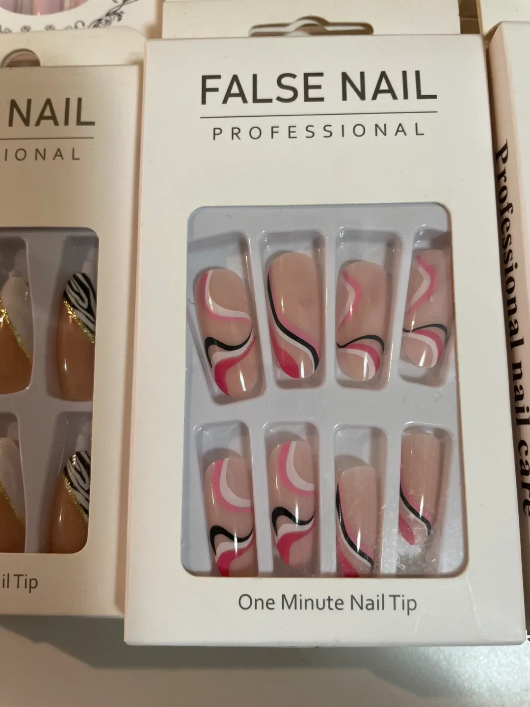 False Nail Set - 24 pcs image indicator(5)