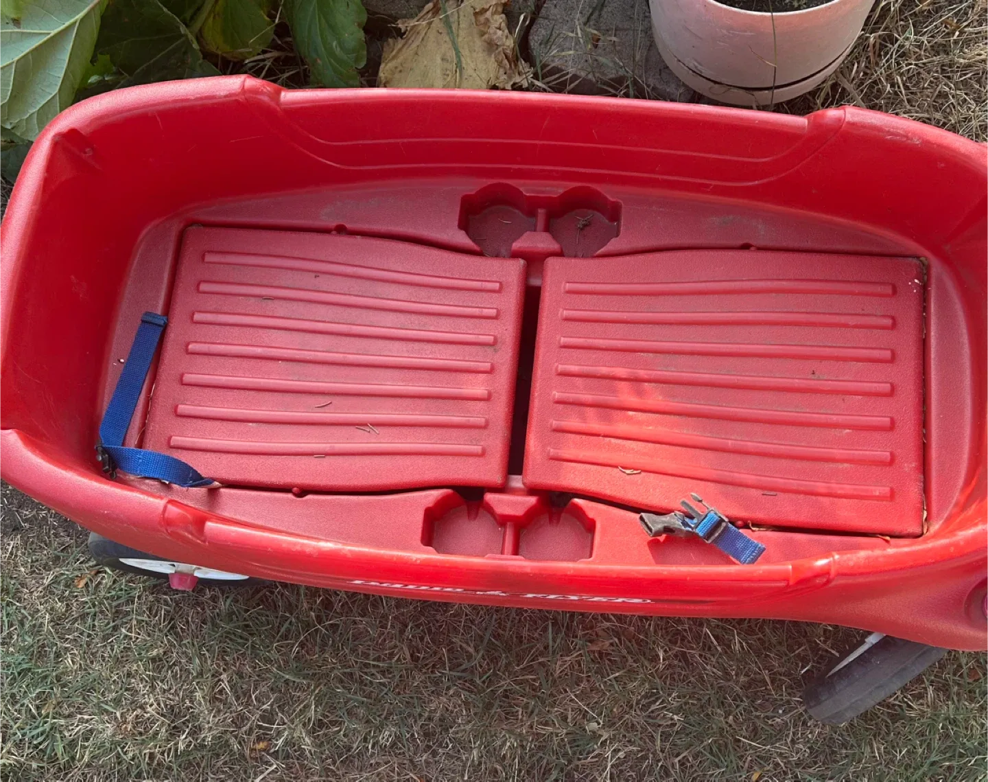 Radio Flyer Red Wagon image indicator(2)