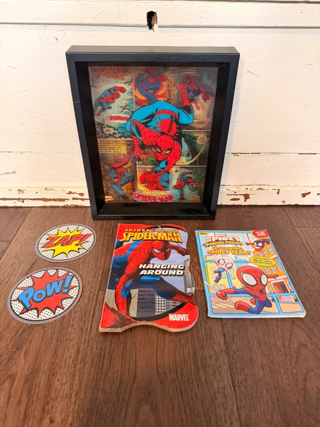 $5 Marvel Spiderman 3D Art + Books Lot