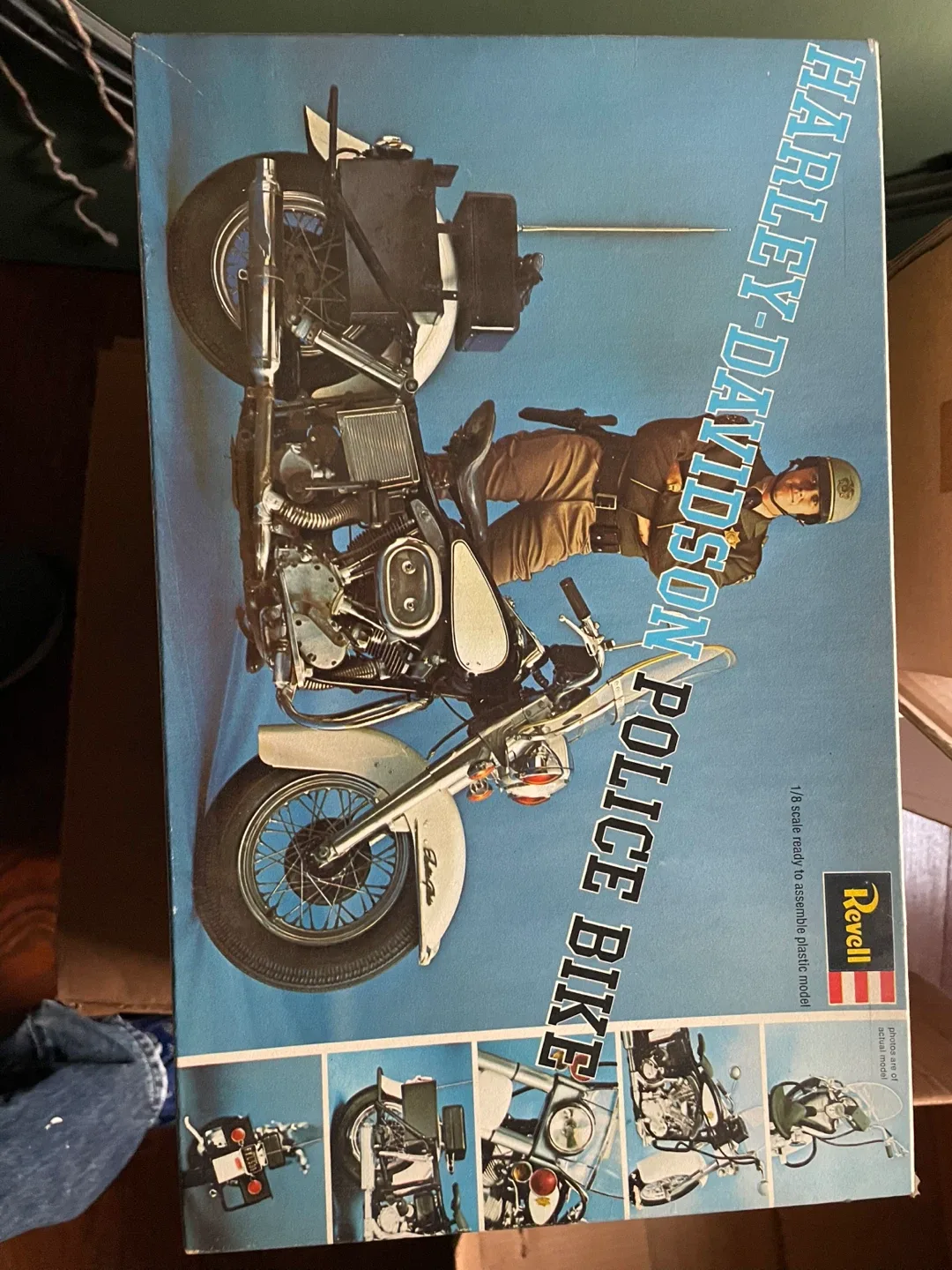 Revell Harley-Davidson Police Bike 1/8 Scale Model Kit