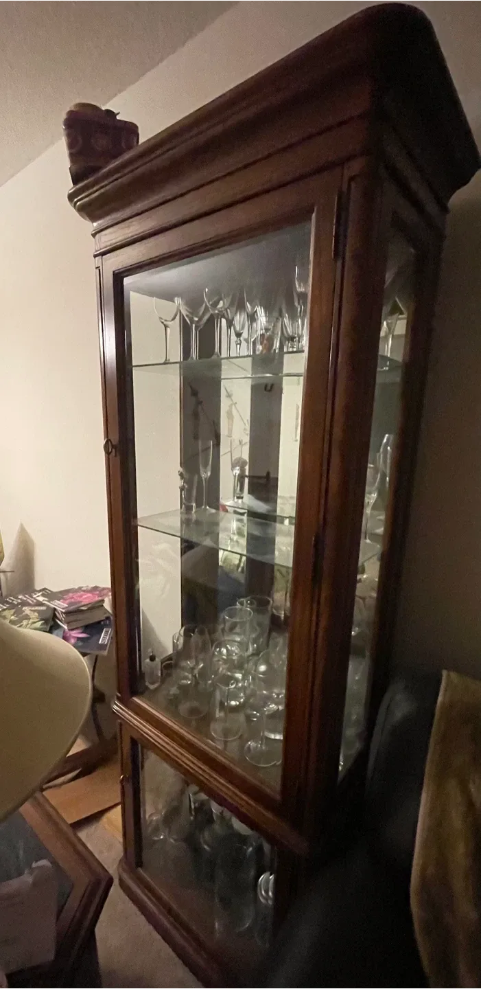 Wooden Display Cabinet image indicator(2)