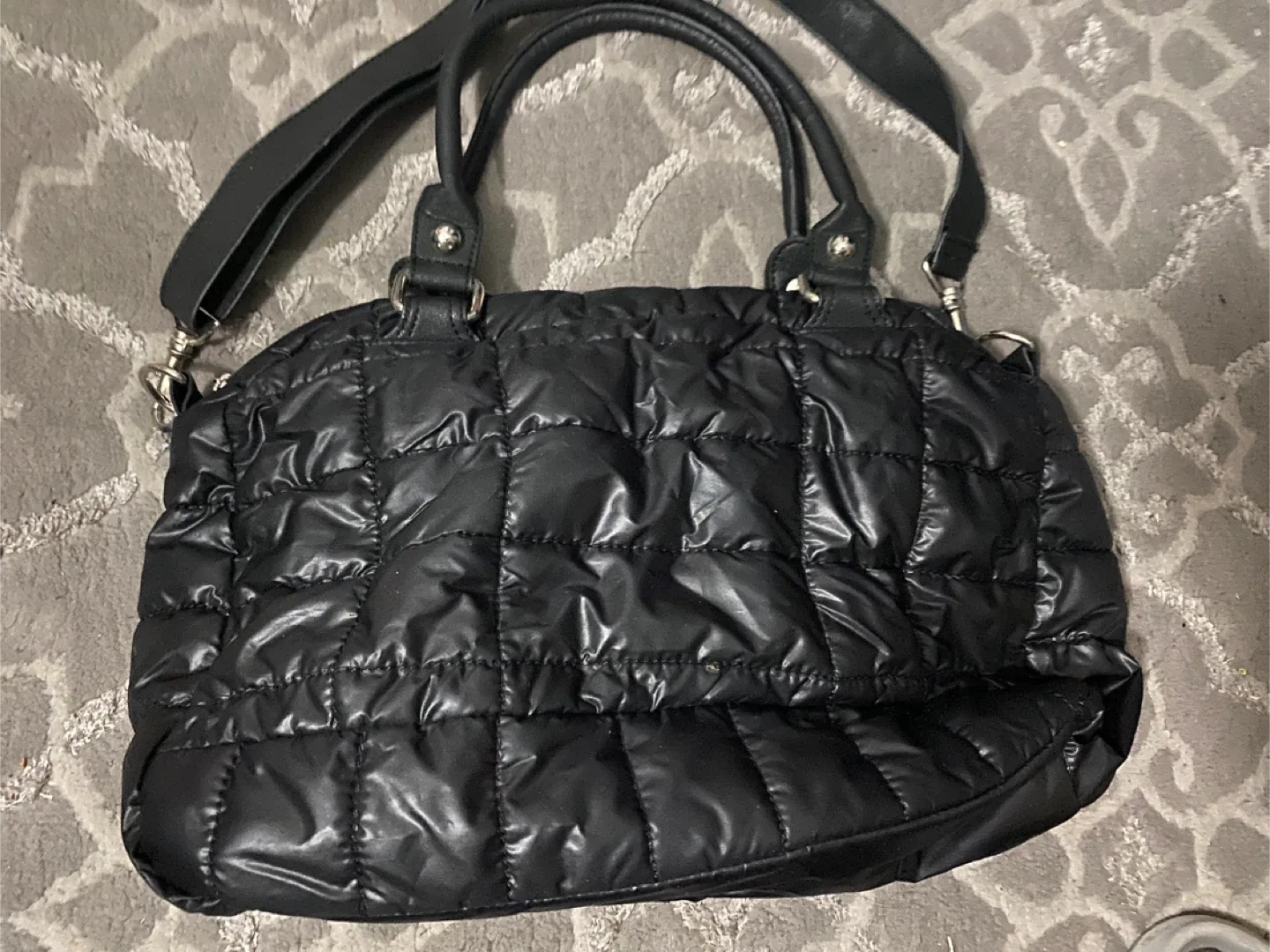 Roots Black Puffer Tote Bag image indicator(9)