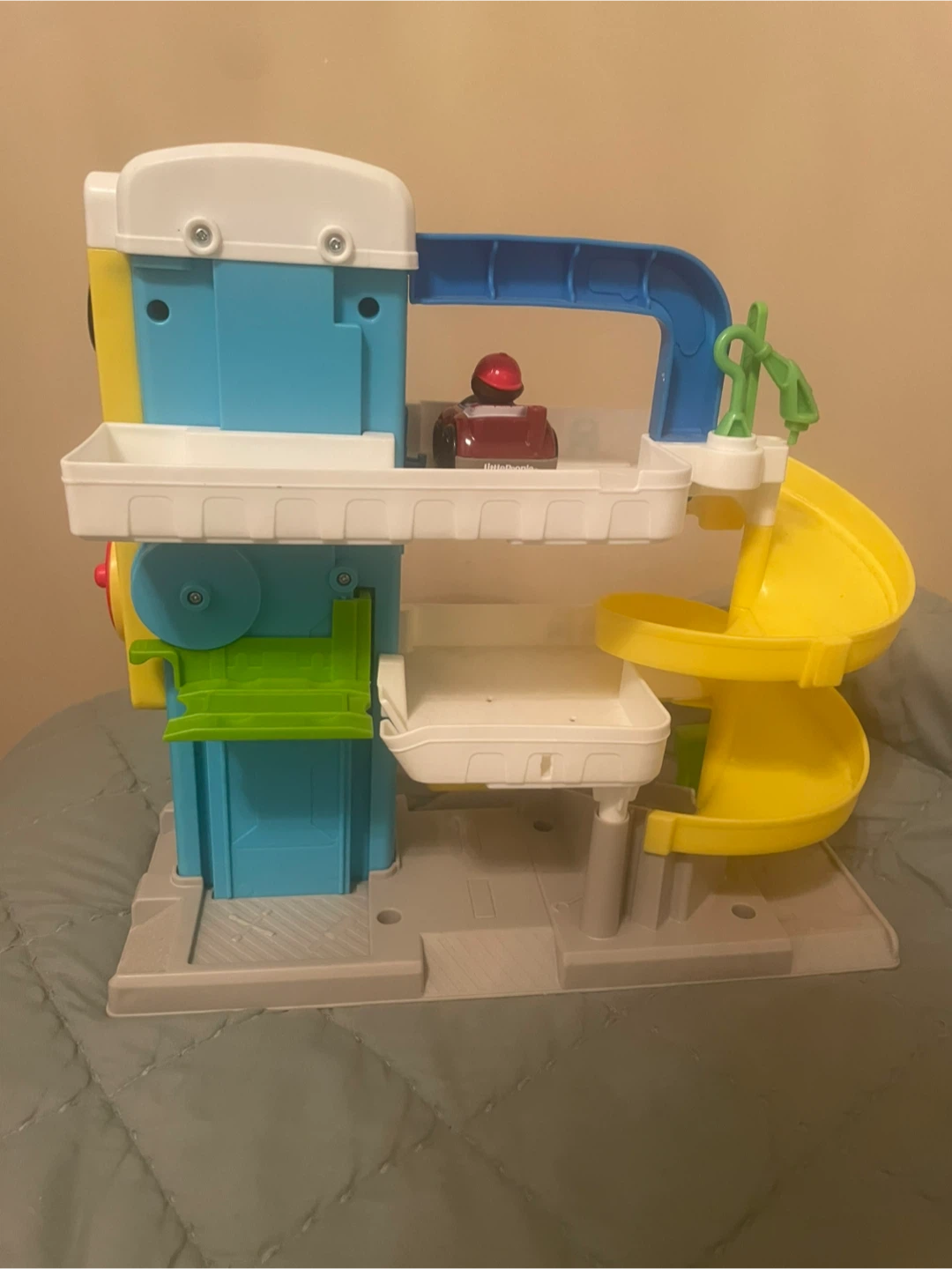 Fisher-Price Little People Helpful Garage - photo 2
