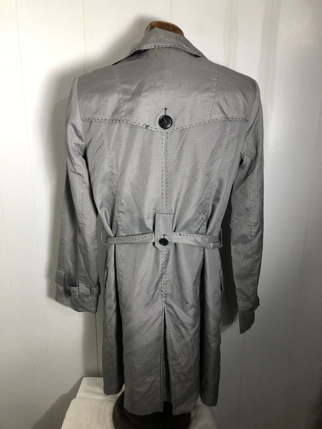 Women’s Black&White Trench Coat. Size 8. image indicator(2)