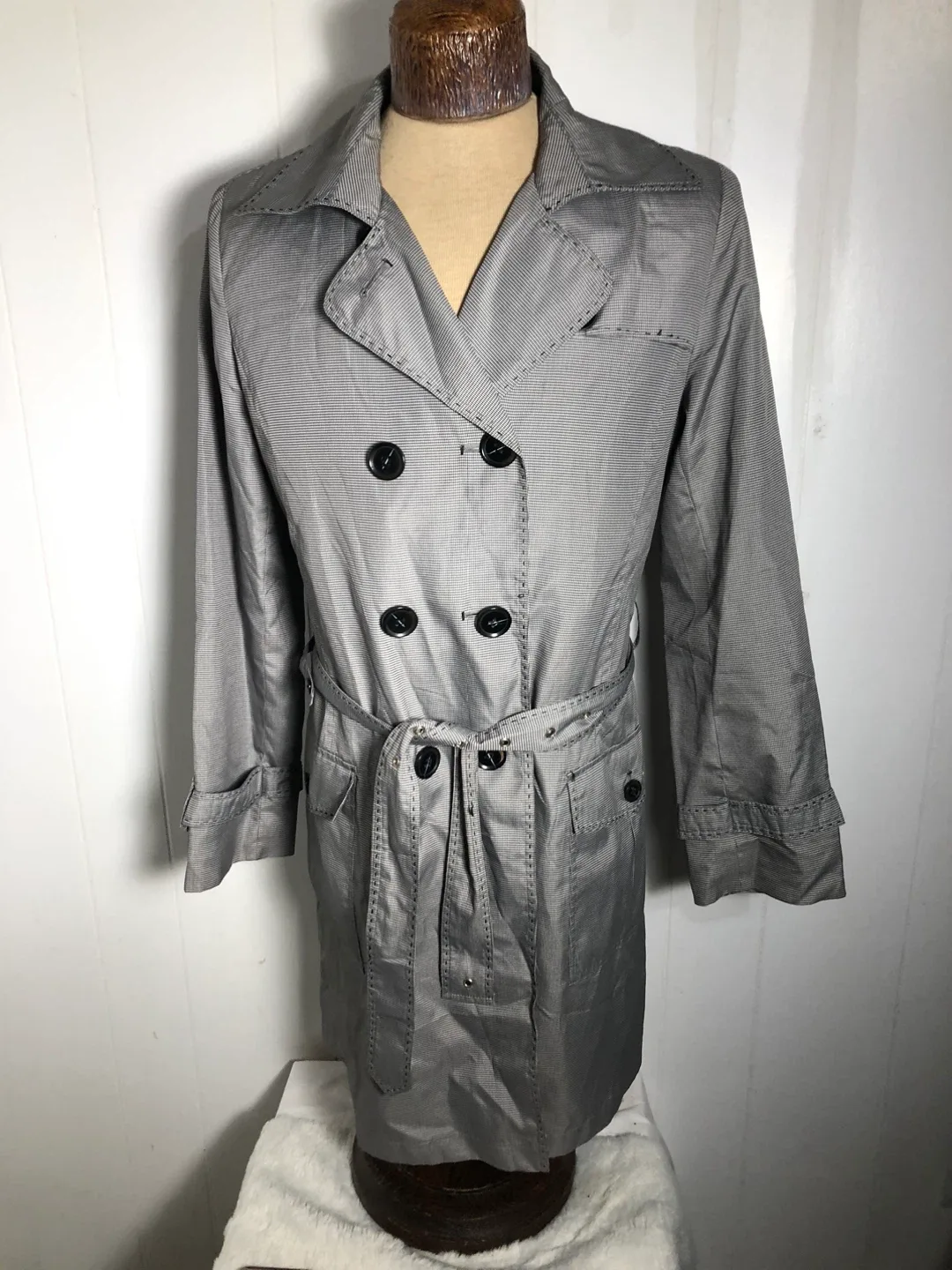 Women’s Black&White Trench Coat. Size 8.