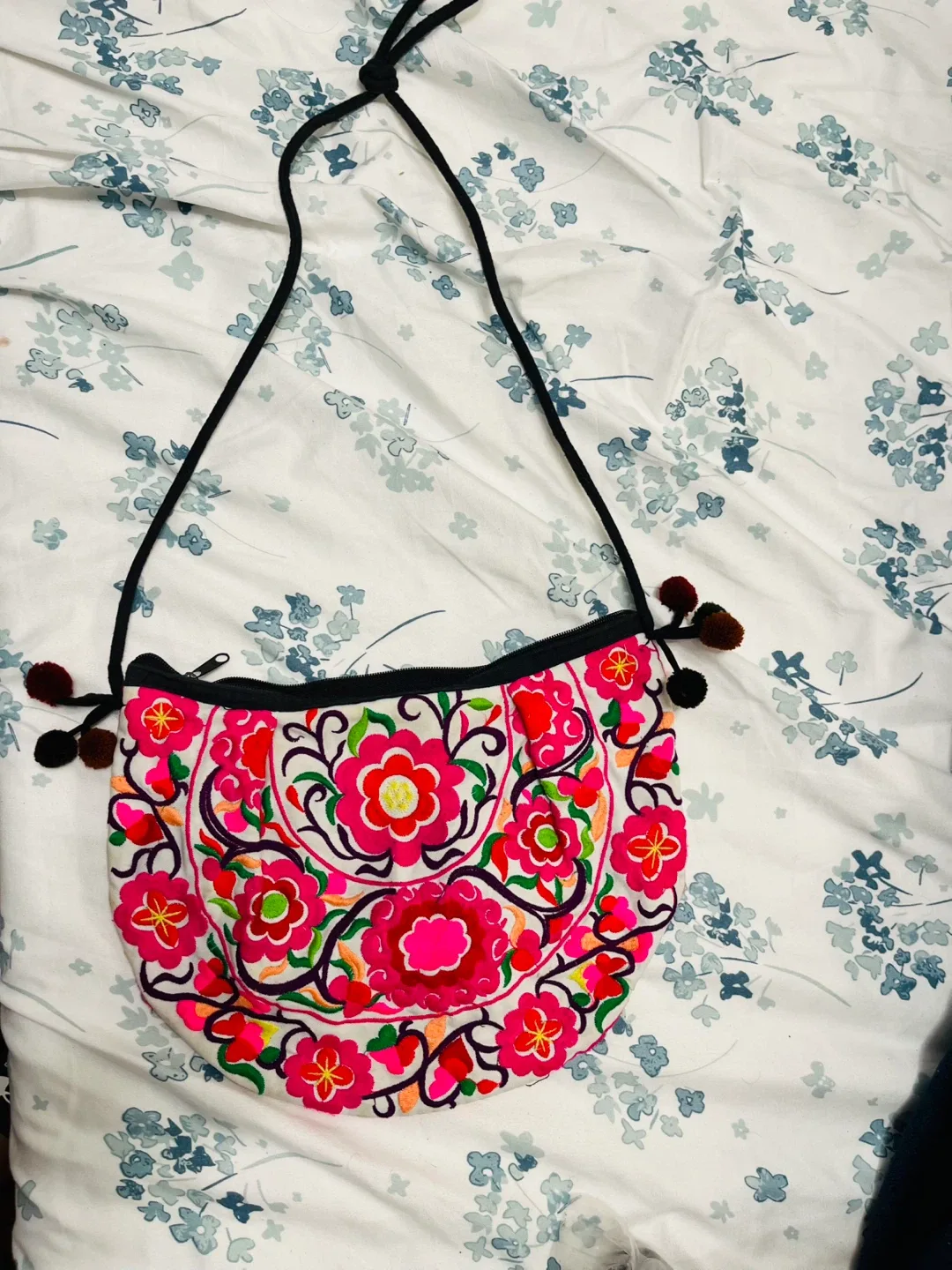 VINTAGE BAG - Embroidered Floral Crossbody Bag