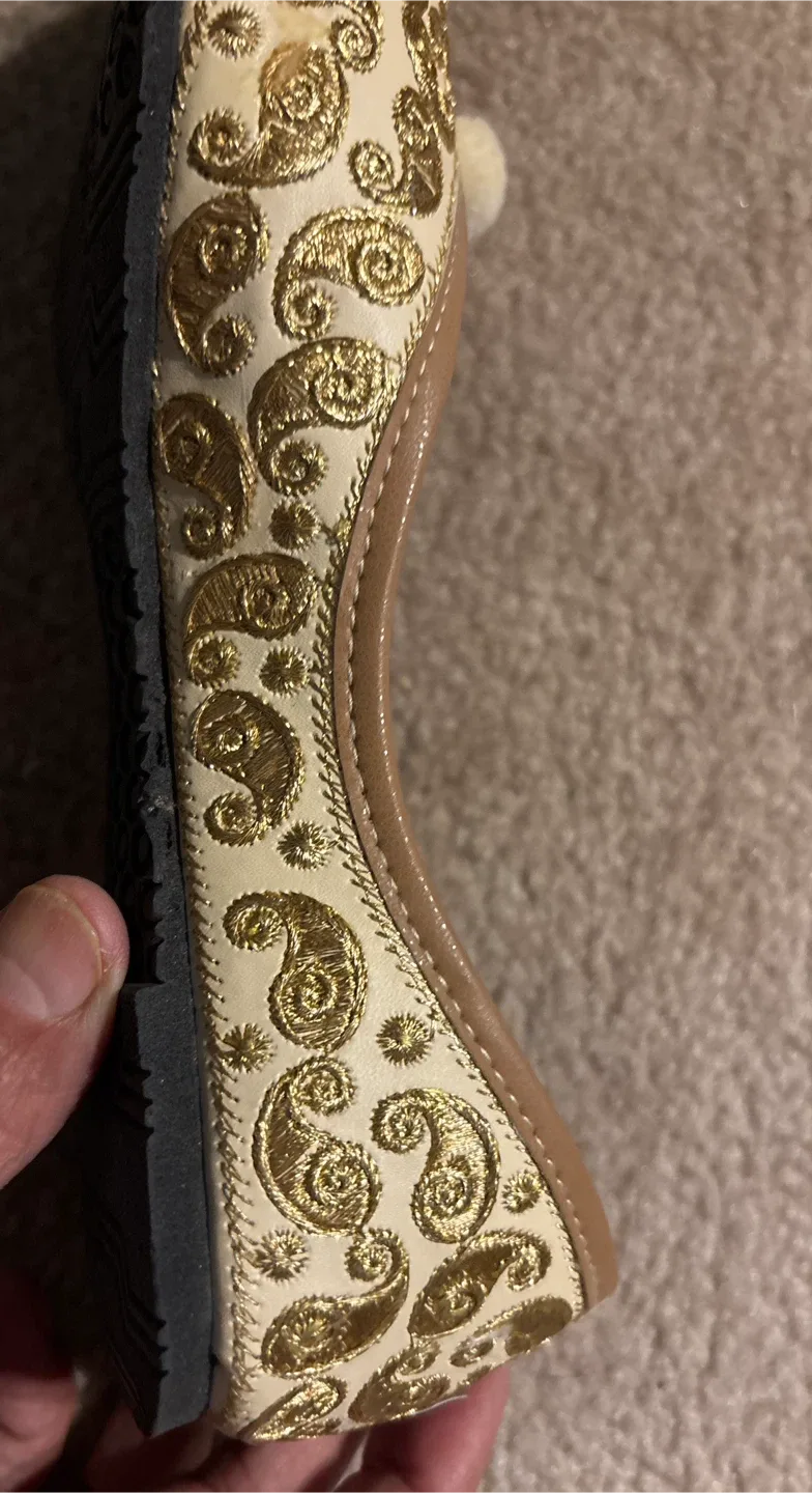 Indian Gold Embroidered jooti/flats - length 9” image indicator(6)