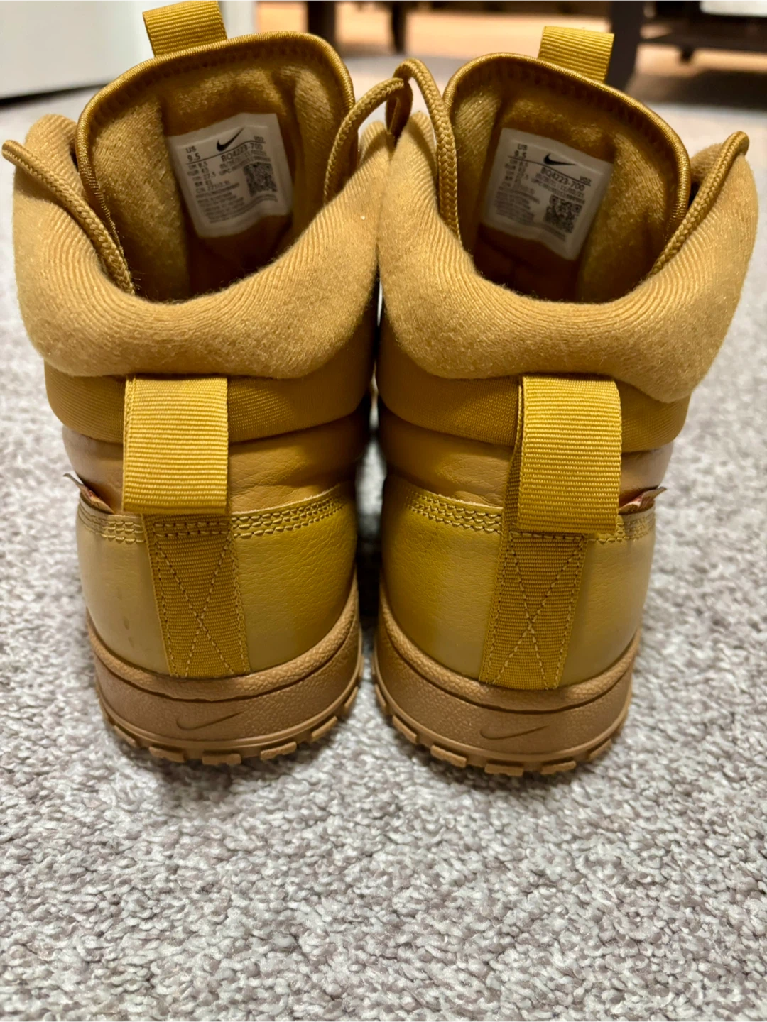 Nike Winter Boots Size 9.5 men - photo 3