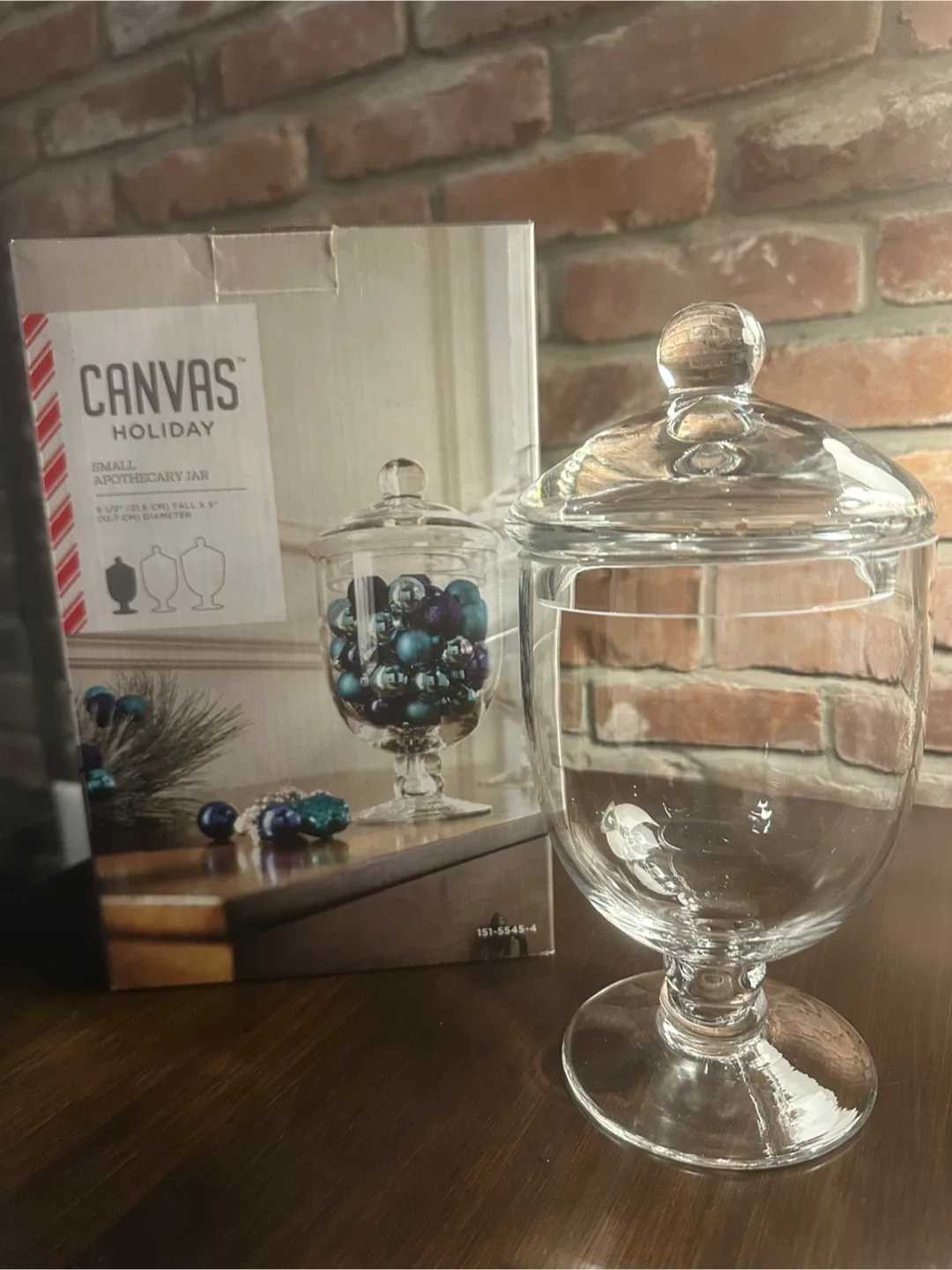 Medium and Small Apothecary Jars image indicator(3)