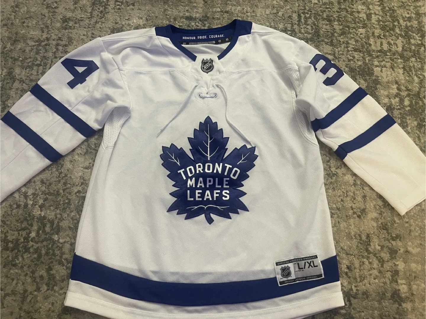 Toronto Maple Leafs Matthews Jersey - Size L/XL