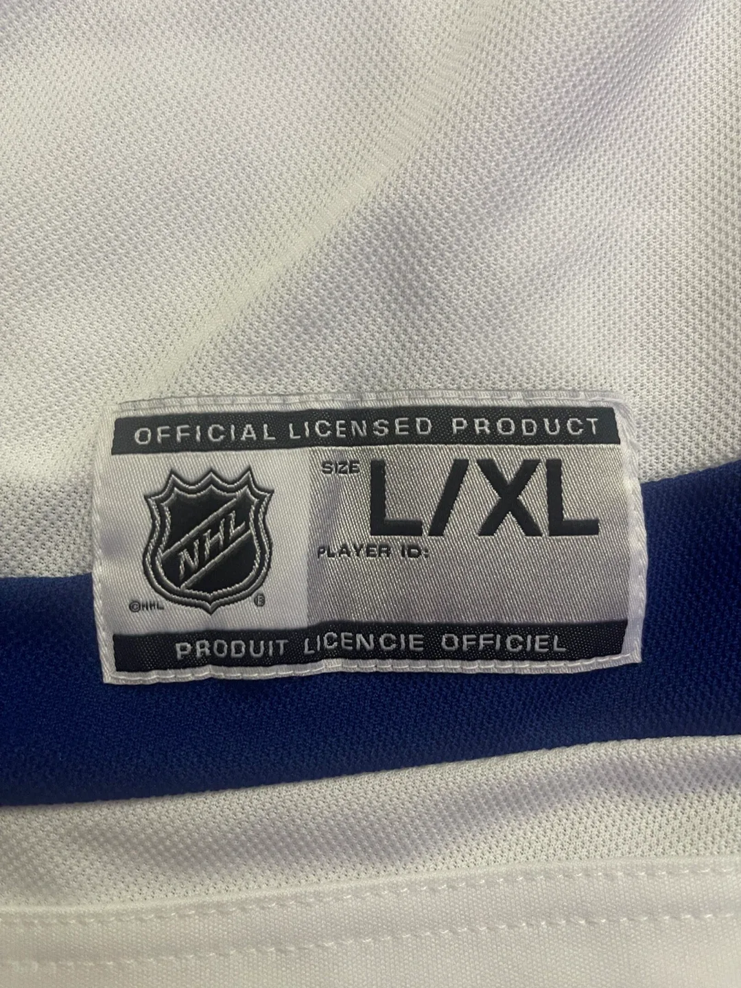 Toronto Maple Leafs Matthews Jersey - Size L/XL image indicator(3)