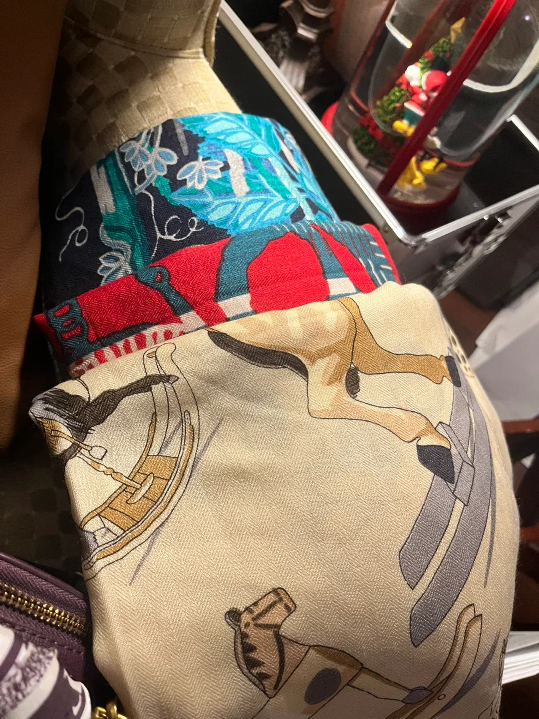 Assorted Scarves - Silk & Cashmere image indicator(2)