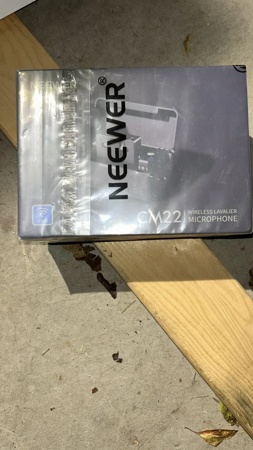 New Neewer CM22 Wireless Lavalier Microphone