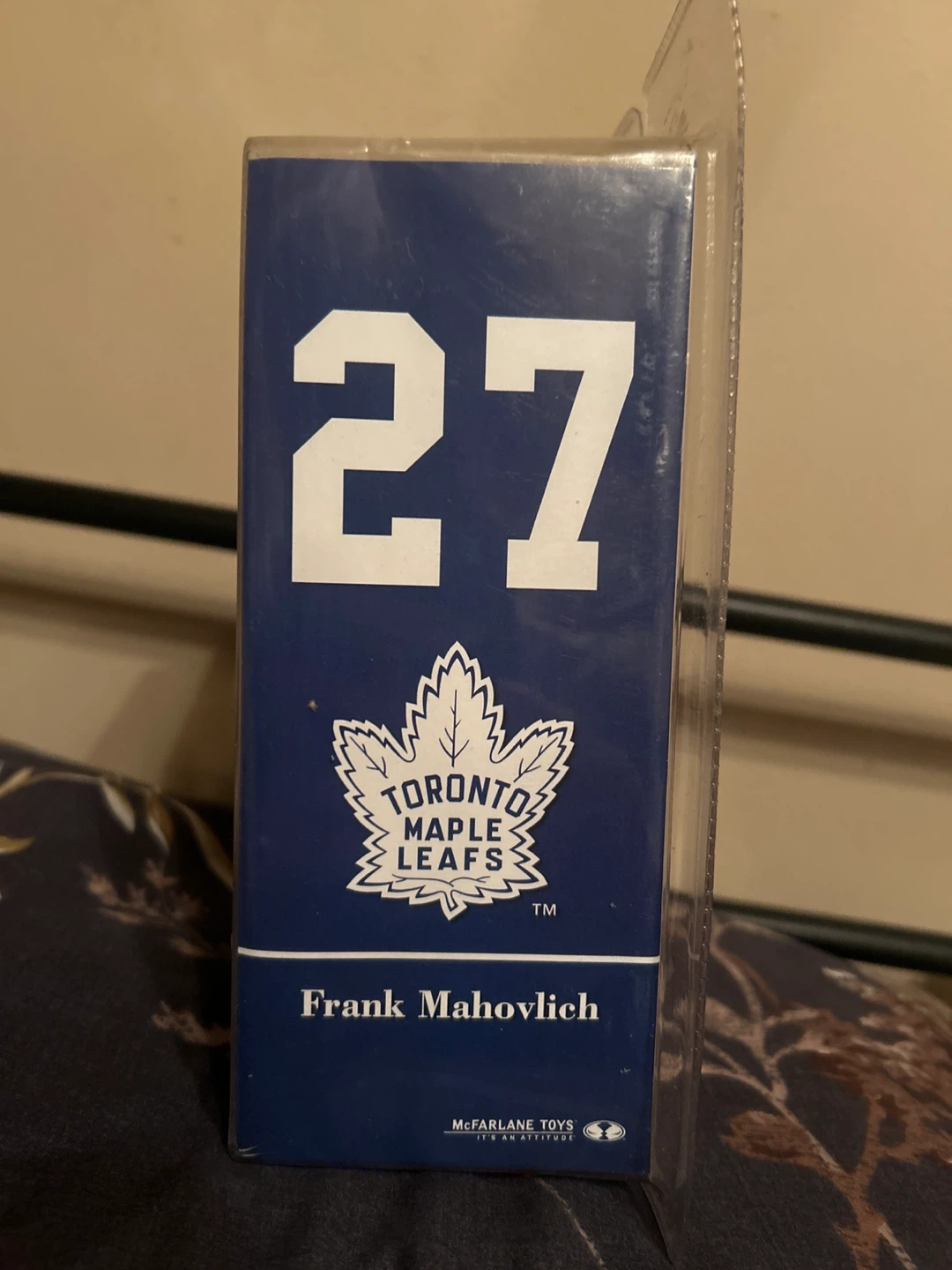 2004 McFarlane NHL Legends Frank Mahovlich Maple Leafs - photo 4