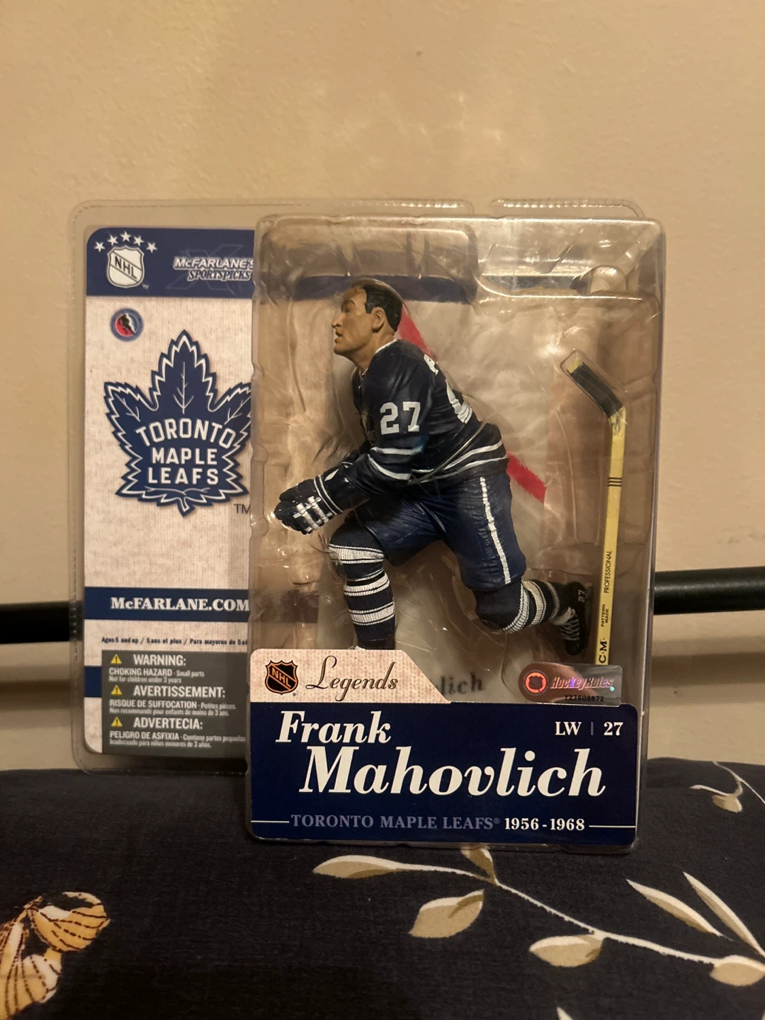 2004 McFarlane NHL Legends Frank Mahovlich Maple Leafs